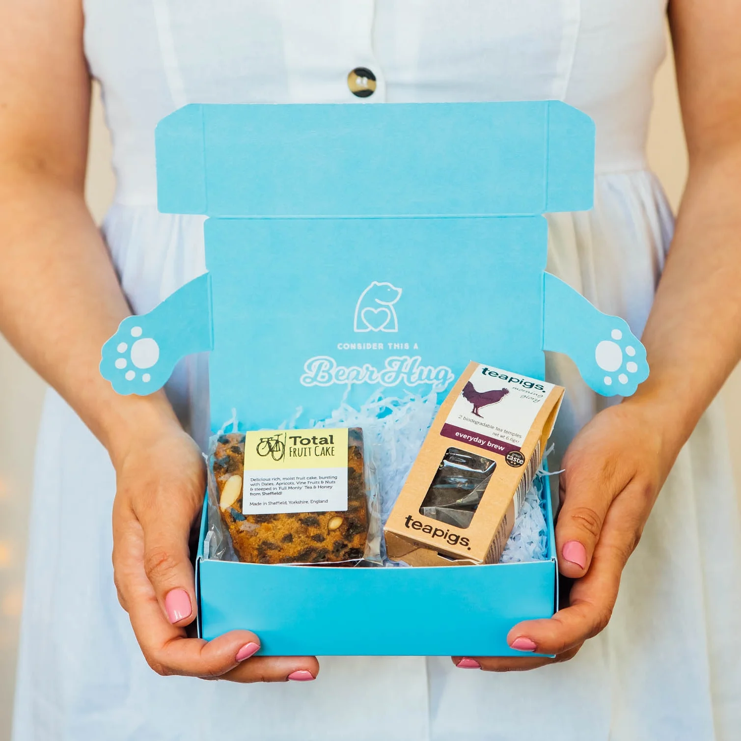 tea cake cub hug bearhugs gifts little gestures to make someone smile