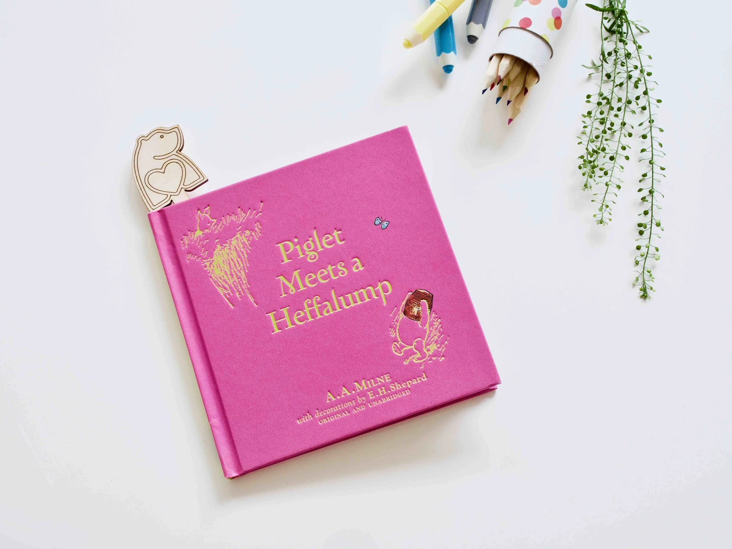 piglet meets a heffalump aa milne bearhug gift box.jpg