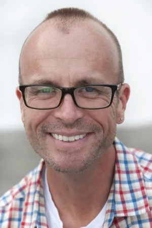 BradleyGlasses01.jpg