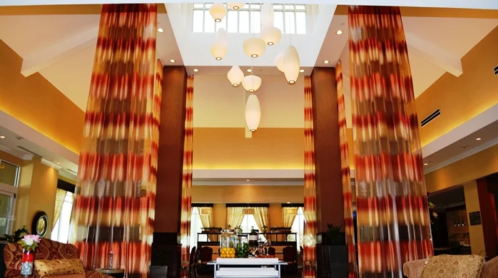 hilton garden lobby.jpg
