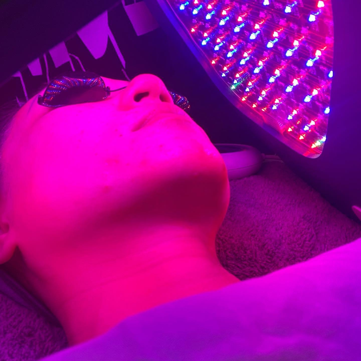 Say goodbye to dry, flaky skin and hello to a glowing complexion with LED therapy! Not only does it help combat acne, but it also stimulates collagen production for plumper, healthier-looking skin. It's like a disco party for your face, but with way 