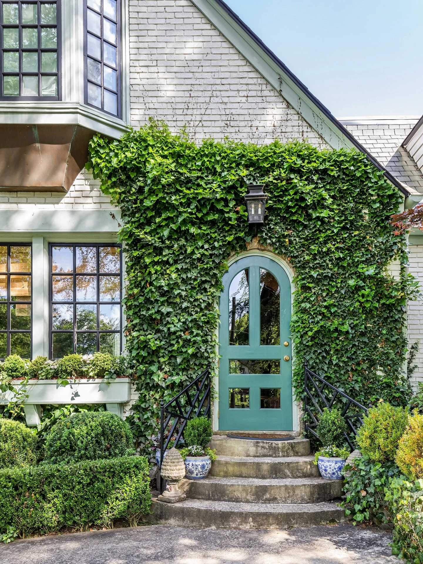 We couldn&rsquo;t be more excited to kick off the South Buckhead Friends Tour of Homes benefiting @childrensatl this weekend!

As real estate agents and moms to littles, this has been such a passion project, bringing together our love for homes, fami