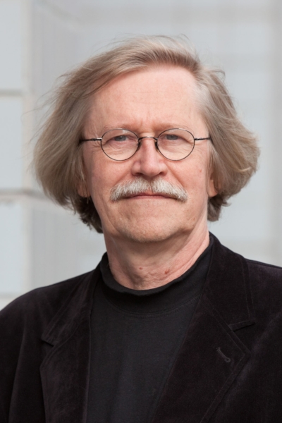 Professor Arto Kiviniemi Dr Arto Kiviniemi, Professor of Digital Architectural Design, is one of the internationally leading experts in the integrated Building Information Modelling (BIM) which he has developed both in Finland and internationally since 1996. In 1997-2002 Arto lead the Finnish national R&D programme which created the foundation for Finland’s position as one of the leading countries adopting BIM. In May 2010 he moved to UK, first to the University of Salford, where he initiated the first MSc BIM programme in the UK, and in September 2013 he started in his current position at the University of Liverpool. Internationally Arto’s main activities have been related to the International Alliance for Interoperability, now known as buildingSMART International. Arto was one of its founding members in 1996 and acted as the Chairman of the International Council and Executive Committee 1998-2000, Deputy Chairman 2000-2002 and Chairman of the International Technical Management Committee 2005-2007. Currently he is a member of the International Technical Advisory Group. Arto has presented over 100 keynote and invited lectures in international seminars and conferences around the world since 1996. For his international merits in developing integrated BIM Arto received the FIATECH CETI Outstanding Researcher Award in March 2009 and the Order of the Knight of White Rose of Finland in December 2012.