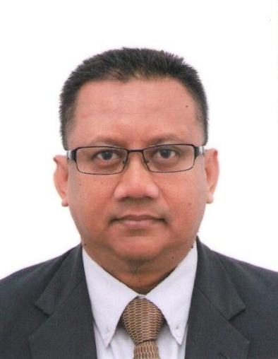 Professor Dr Khairul Anuar Kassim Dr Khairul Anuar Kassim is a Professor at the Faculty of Civil Engineering, Universiti Teknologi Malaysia. He is currently the Dean for the Faculty of Civil Engineering UTM. He obtained his B.Sc in Civil Engineering from Middlesex Polytechnic, London (1986) and M.Sc in Geotechnical Engineering from University of Newcastle upon Tyne, United Kingdom (1991). He completed his Phd at the University of Newcastle upon Tyne, United Kingdom in 1998. Prof. Khairul Anuar is an active person in research where he managed to secure various research grants amounting to more than RM 1 Mil. He has produced more than 200 papers in index and non-index journals including conference papers. Being a research oriented person, he has received several awards from national and international bodies. He is also a member of several national and international organizations and professional bodies.