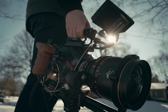 First time working with the Atlas Orion anamorphic lenses yesterday on a music video shoot and WOW they seriously impressed, seriously heavy too though after a full day of handheld work 😂 I&rsquo;ve shot plenty of anamorphic in my day but this was t