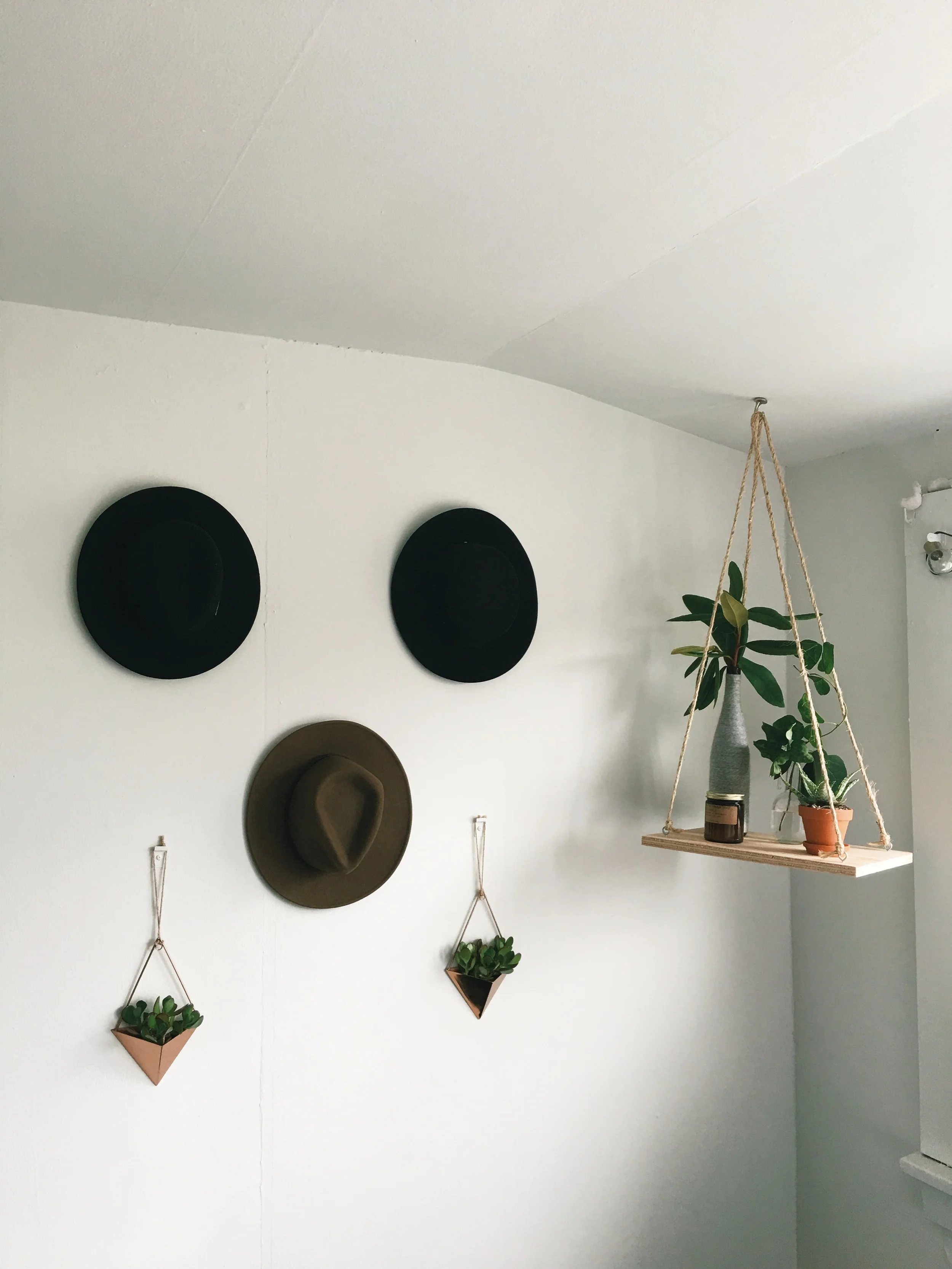 STEP 7: Hang your shelf!!! You can put whatever you like on it; books, plants, candles, whatever you want! Like I said earlier, SUPER easy!! Hope you guys have as much fun making these as I did! -L 