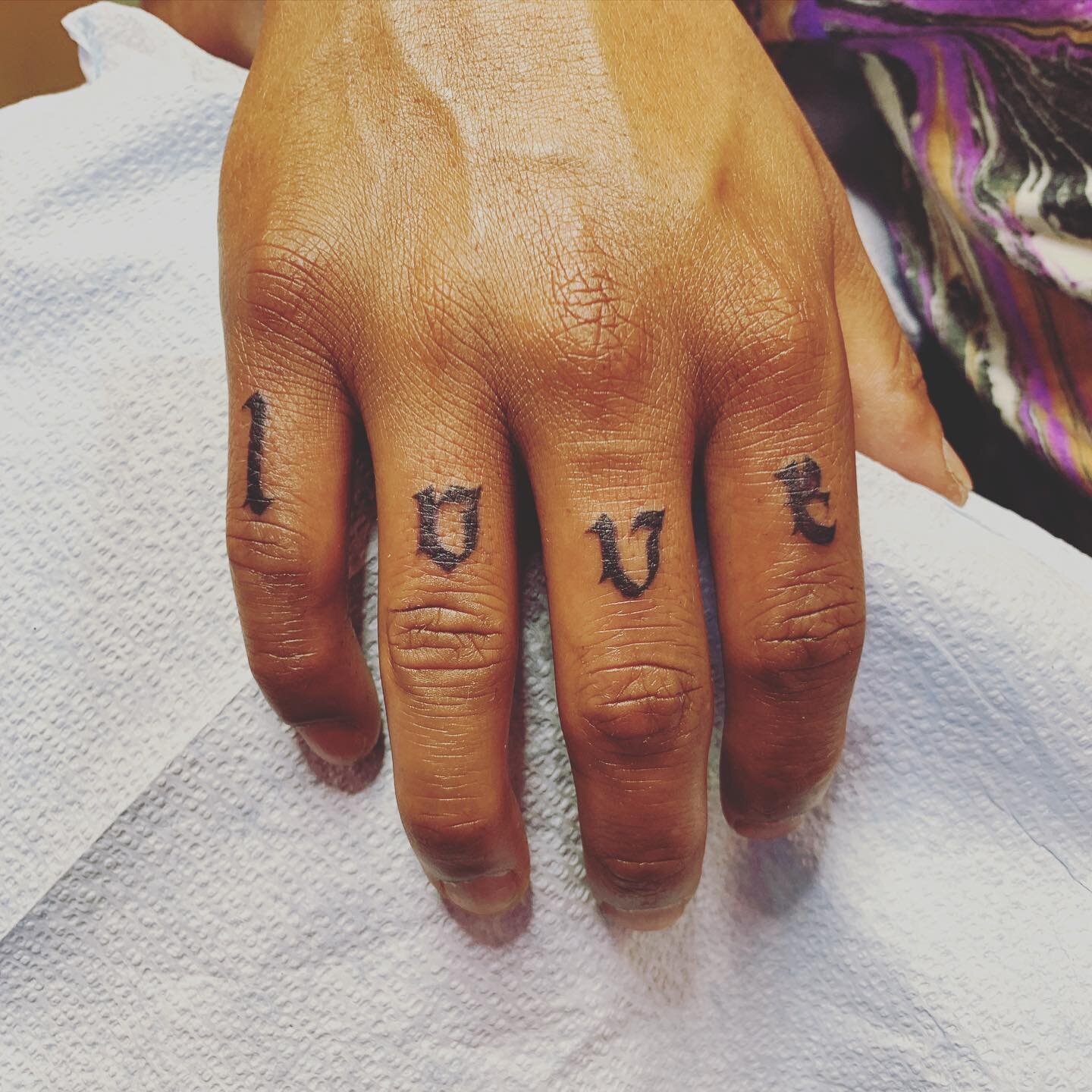 Love this hand tat! ❤️
