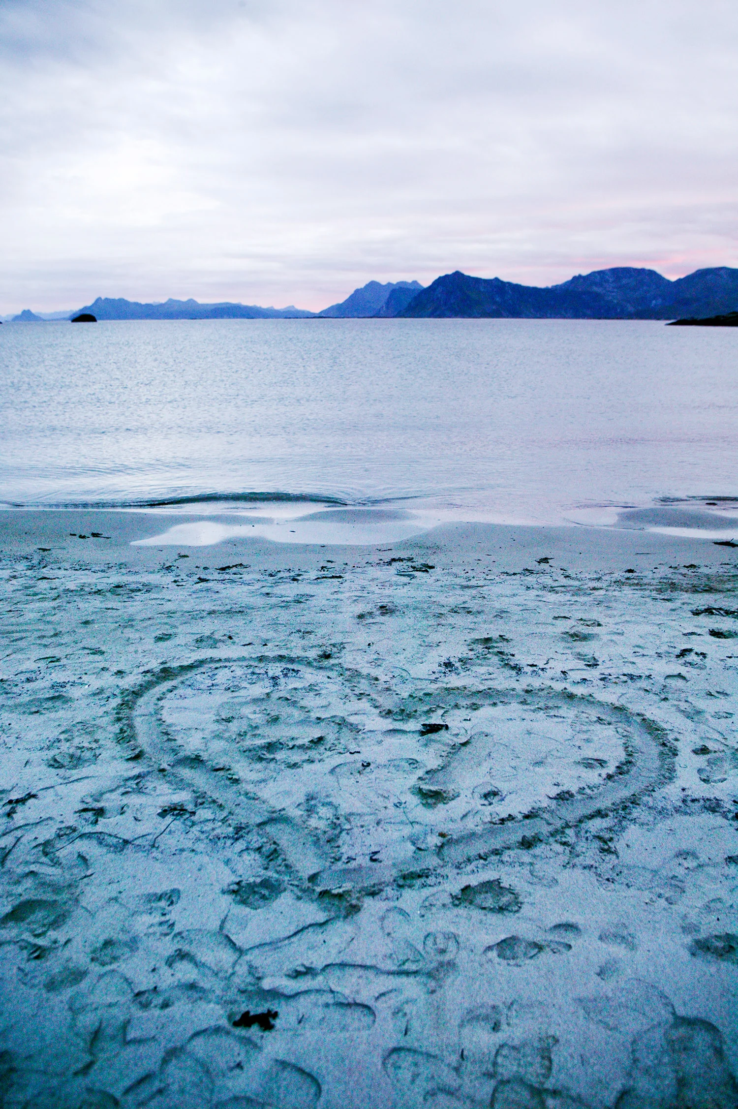 Lofoten_hjerte_sand.jpg