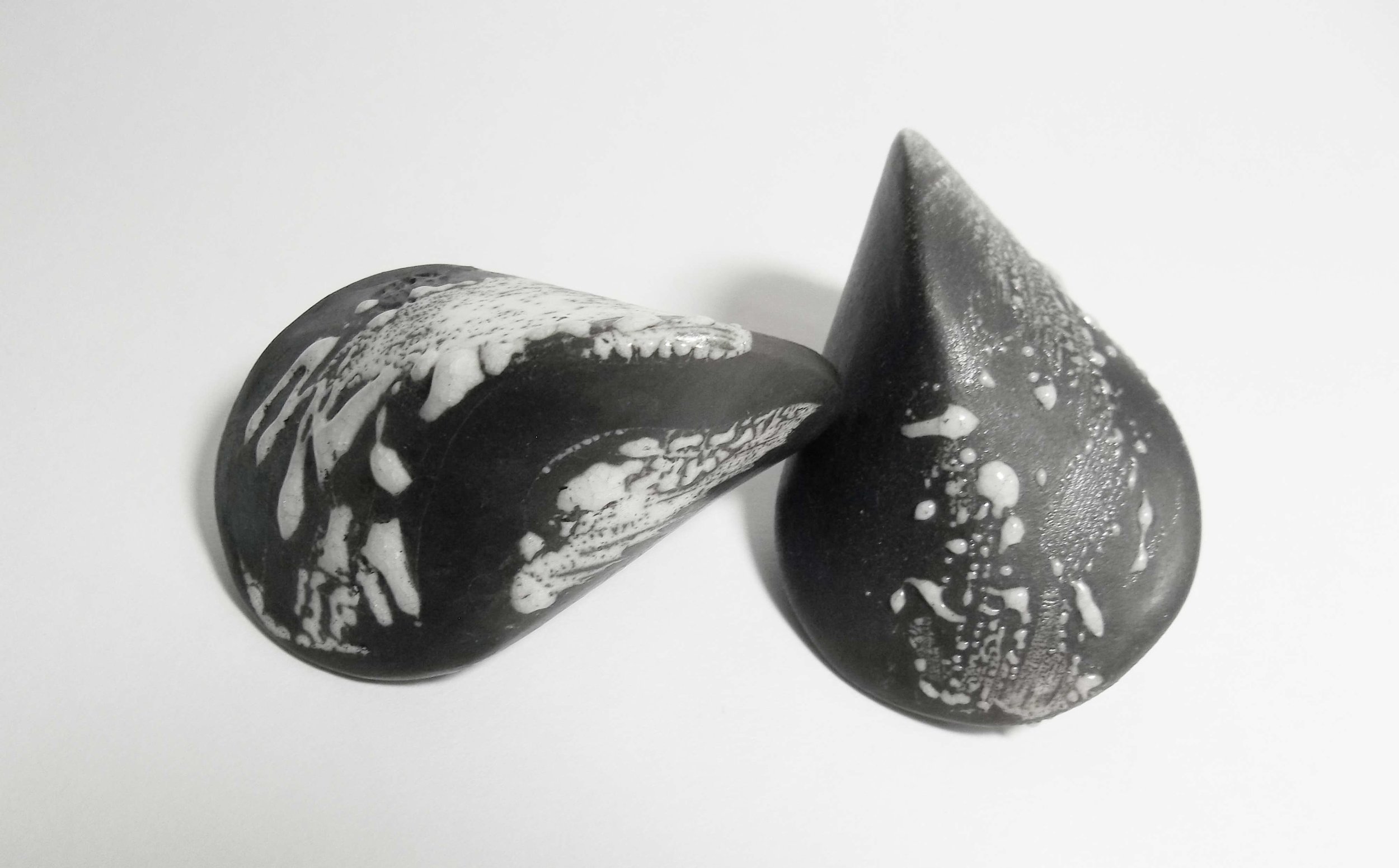 Titchy Black Mussels with Bead Glaze
