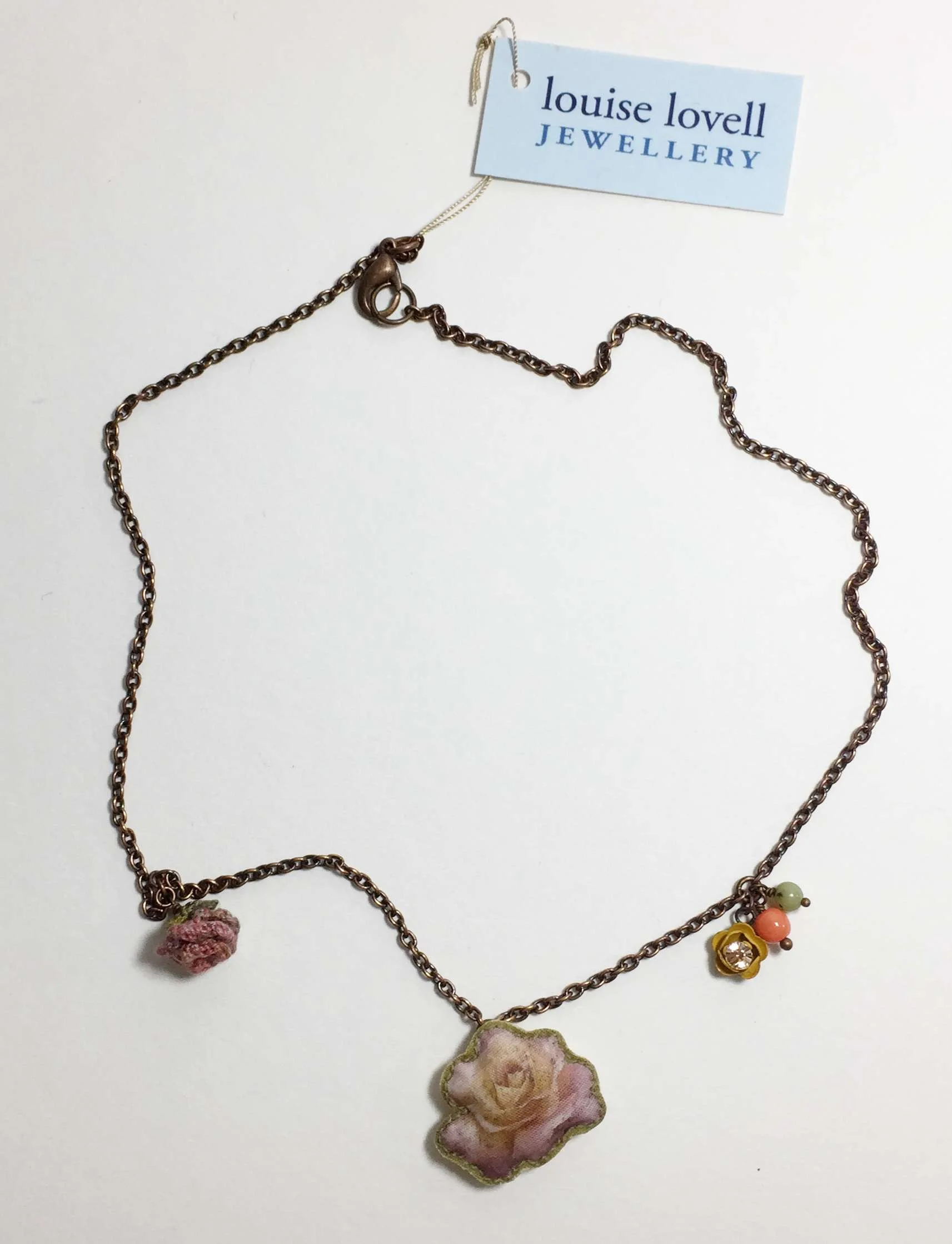 Necklace with flowers