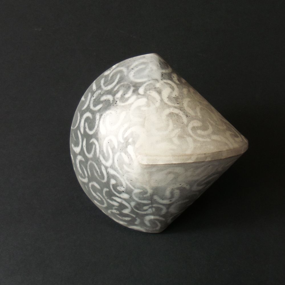 Large smoke patterned nut 14x14x14cm £105.00