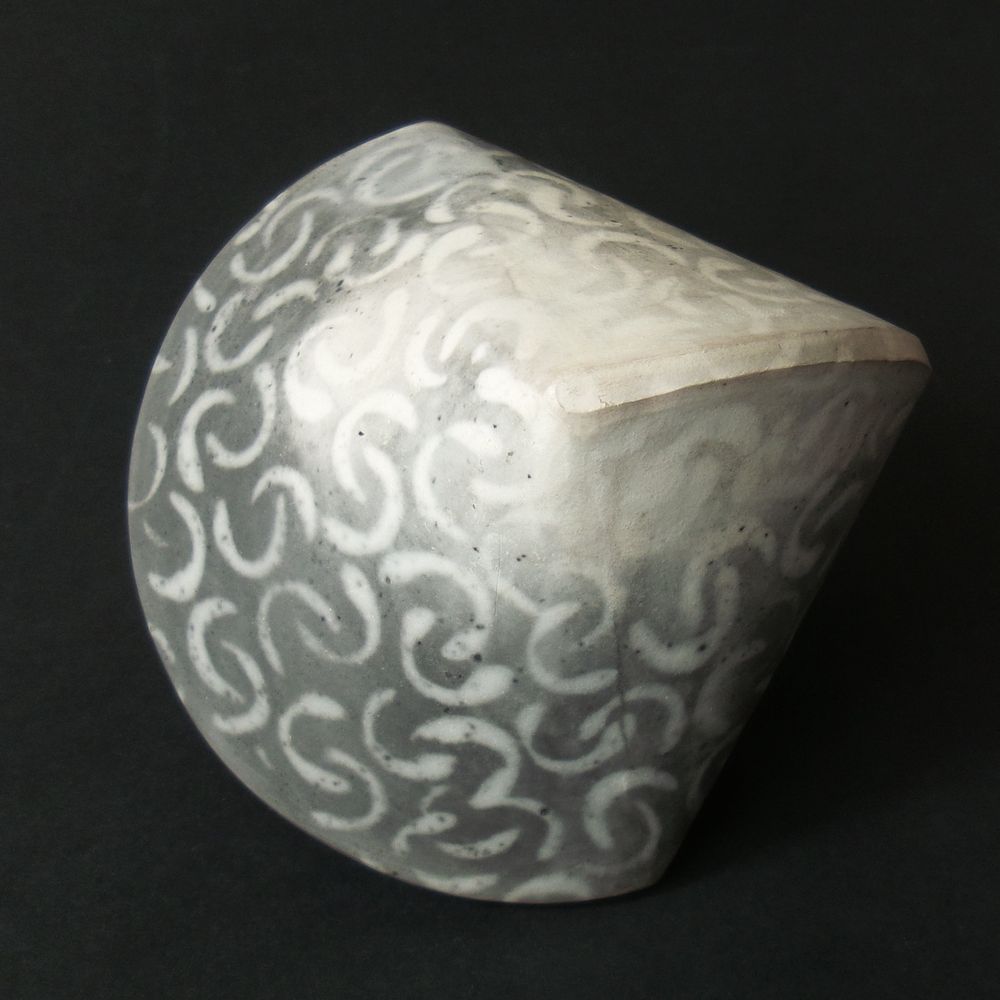  Large smoke patterned nut 14x14x14cm £105.00 