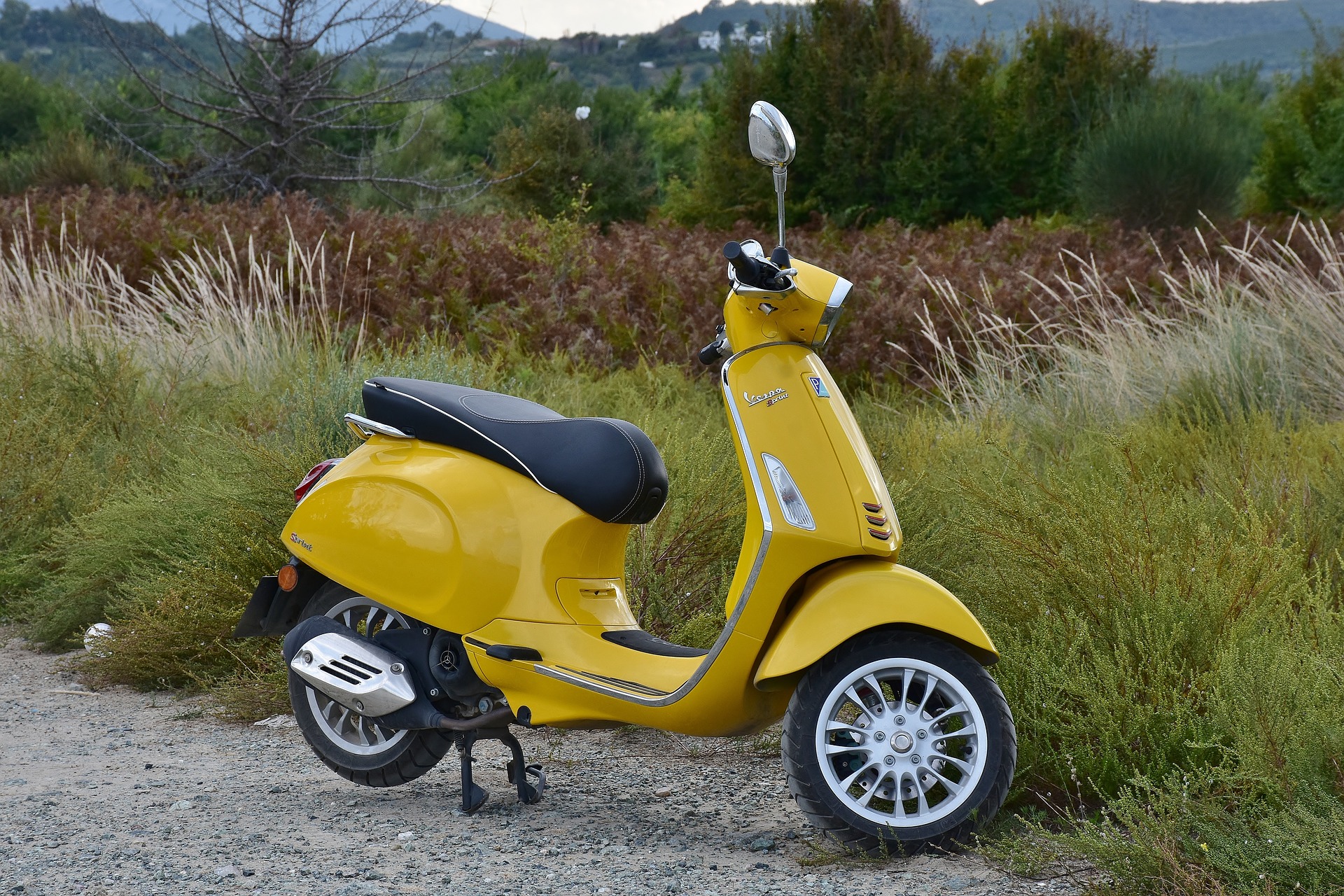 vespa-2746303_1920.jpg