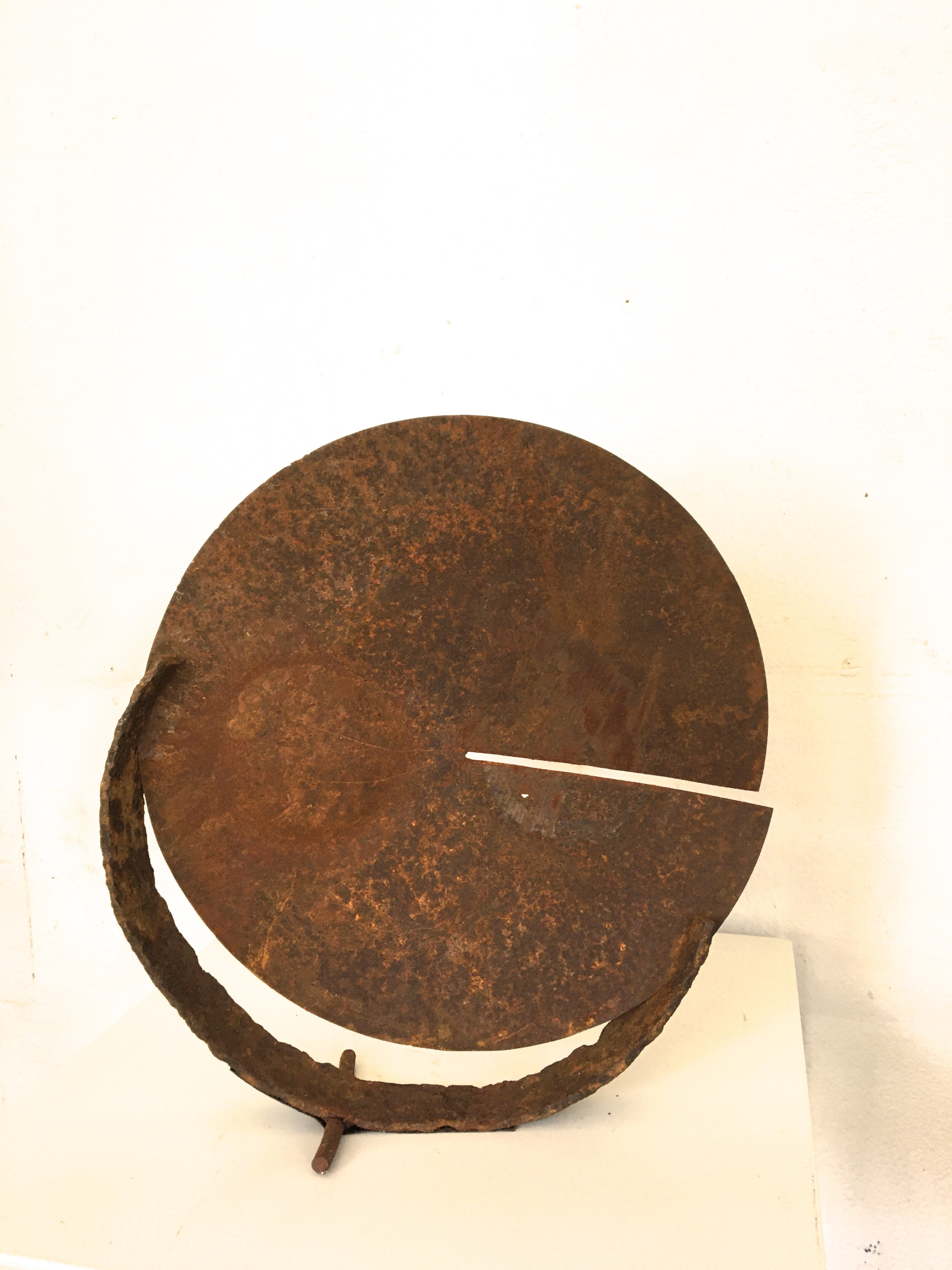 Le monde blessé - Fer corrodé/34/40/10 cm - CHF 750.-