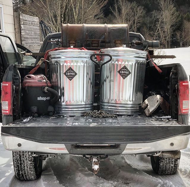 Self-contained and fully mobile coffee roasting. .
.
#coffee #coffeeroaster #4x4 #overland #espresso #fosterbuiltcoffee #diy