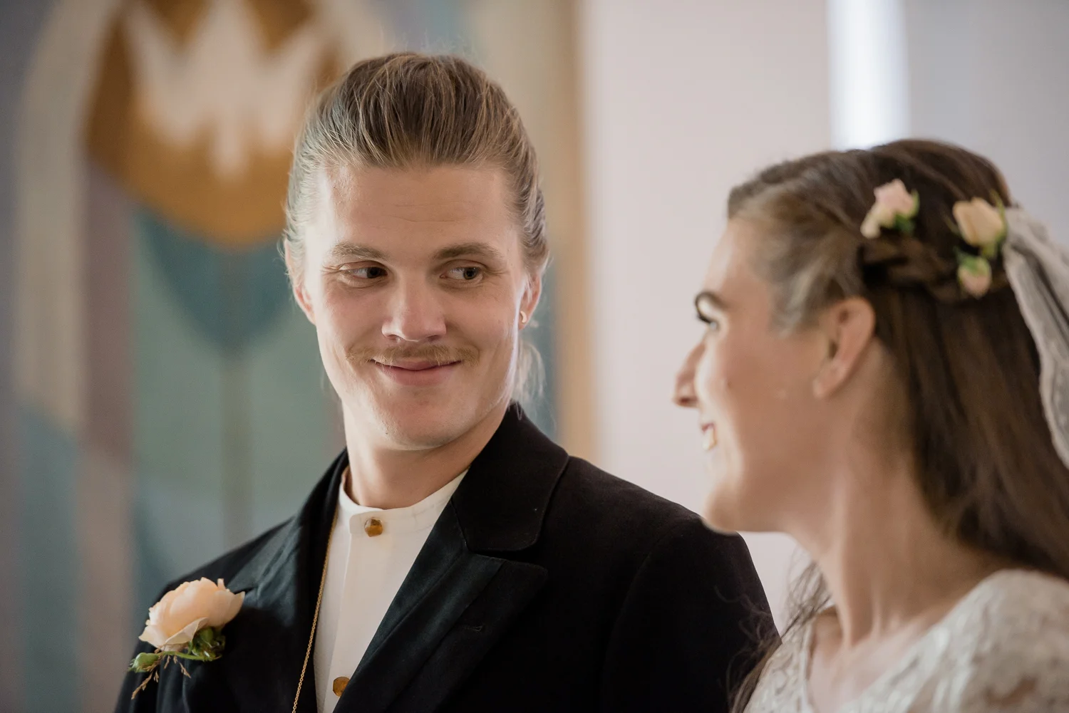 Bohemiskt lantligt bröllop i gammal byskola-46.jpg