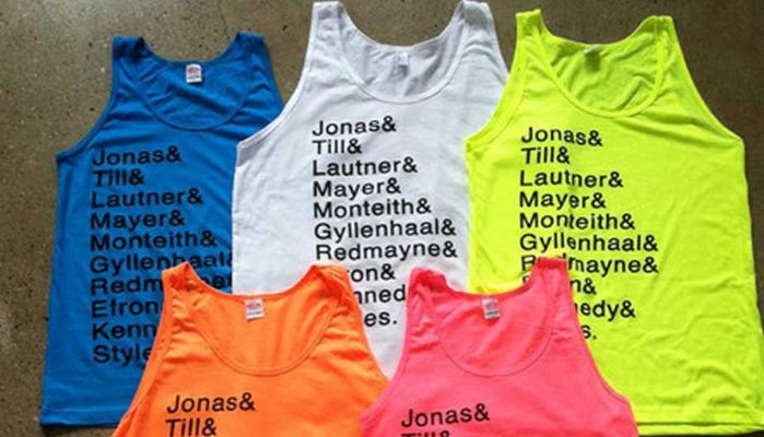 Interested in the tanktop? http://tinyurl.com/jylyffb