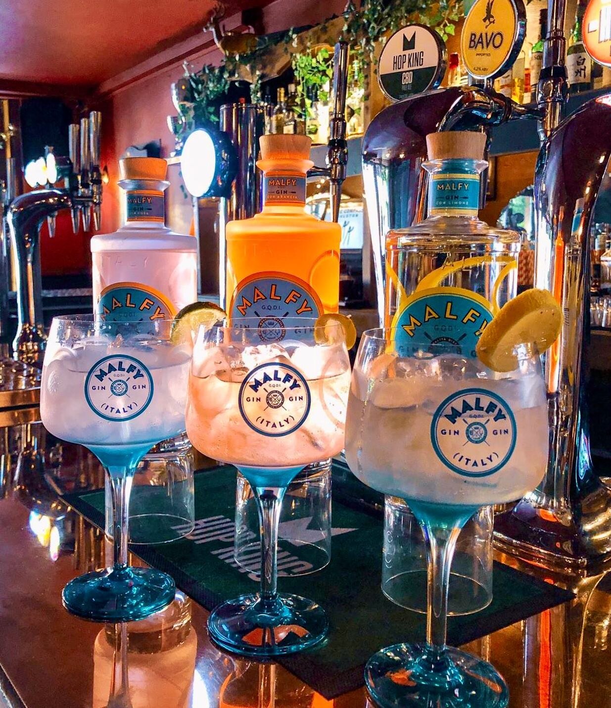 Enjoy our #gin of the week with #aircon ❄️ or in the #garden ☀️ choose from Blood Orange 🍊, Pink Grapefruit or Sicilian Lemon 🍋 from @malfygin ✨ 📸 @mobolobo 🙌