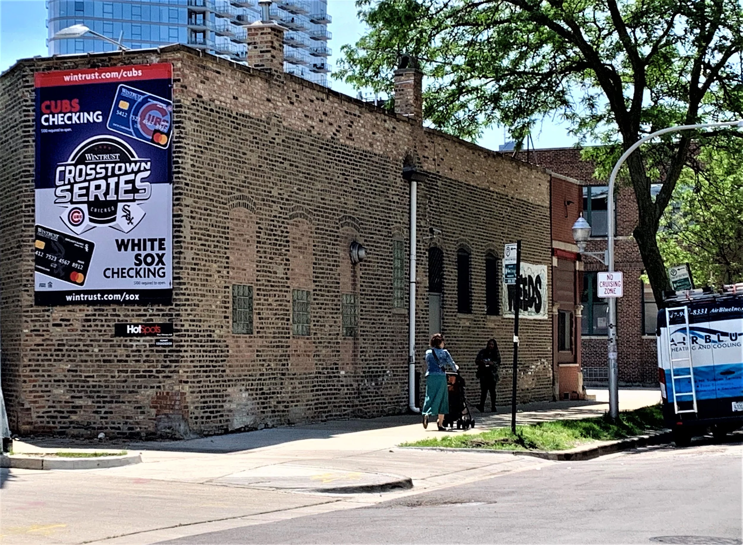 Chicago HotSpots We Love: Budget-Friendly Hyperlocal Advertising with Impact