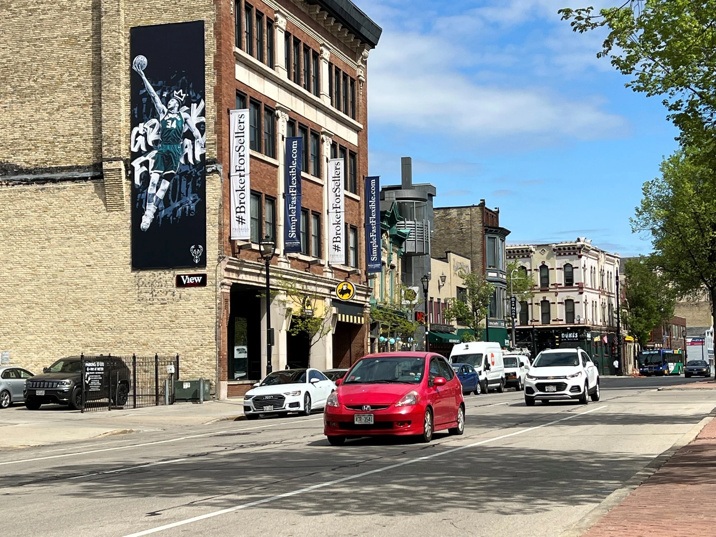 Choosing an OOH Placement in Milwaukee: Digital vs. Traditional, and Formats You Should Know