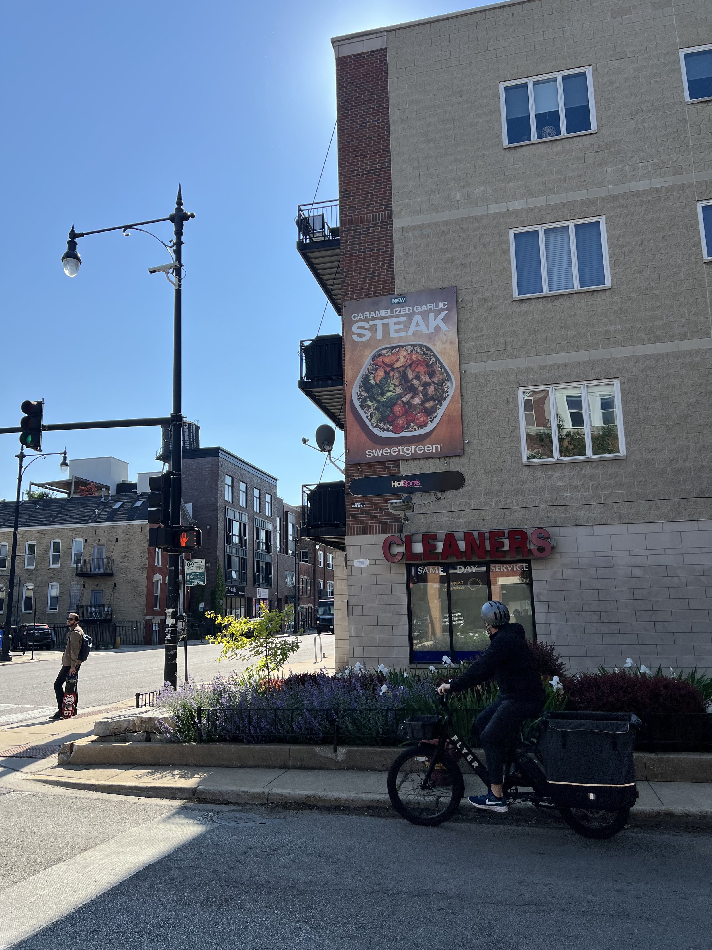 Restaurant HotSpot advertising placement for Sweetgreen reaching cyclists, pedestrians, and local diners