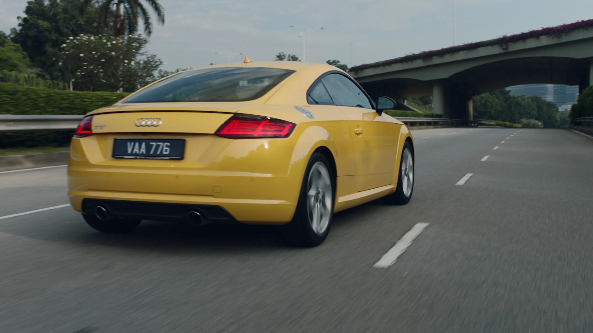 AUDI_ON_DEMAND_30_SEC_VO_ONLINE_180118_ProRes_HQ.mov.00_00_14_14.Still014.jpg