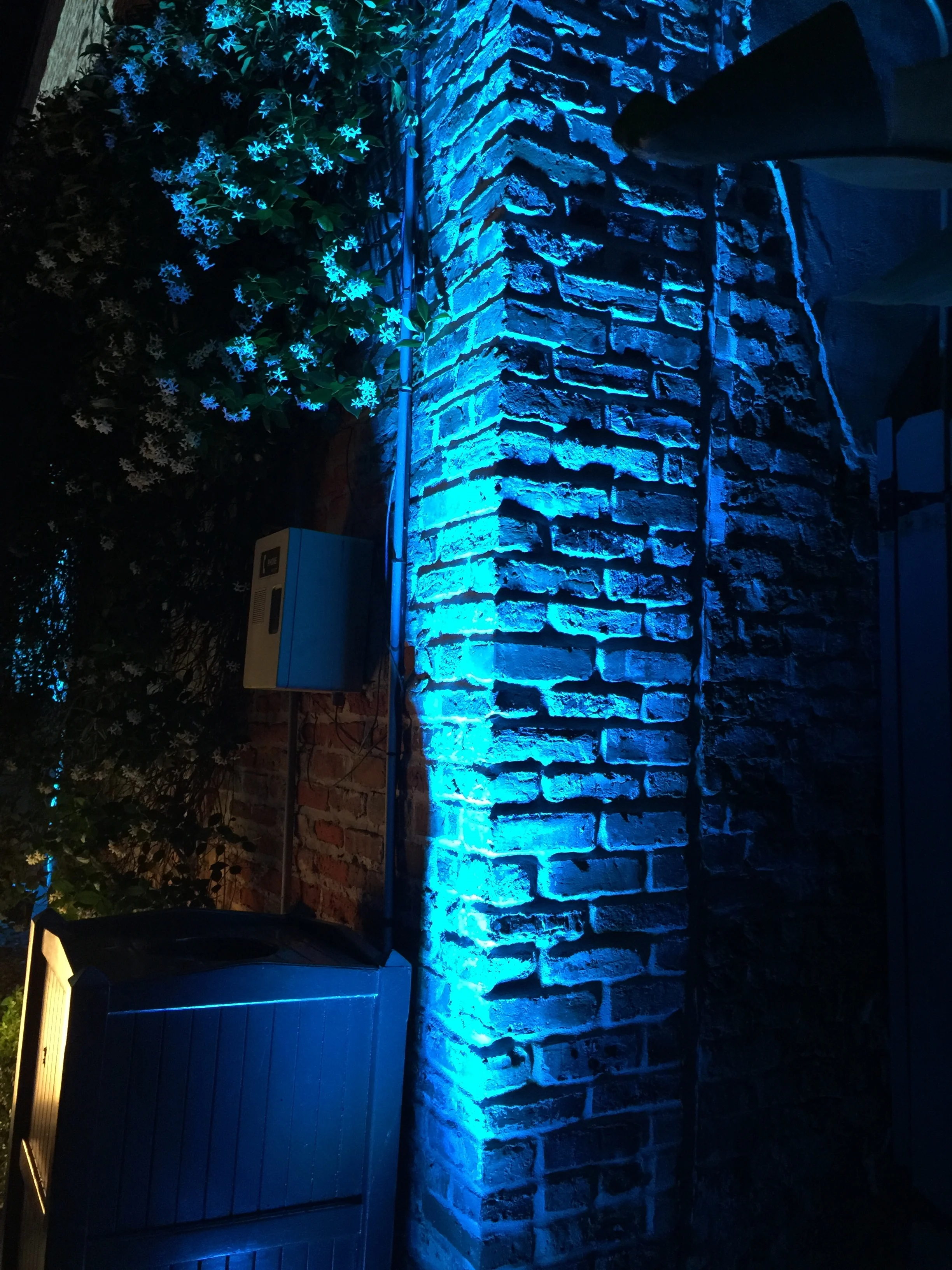 Try the Up Light effect on Bricks for a cool look