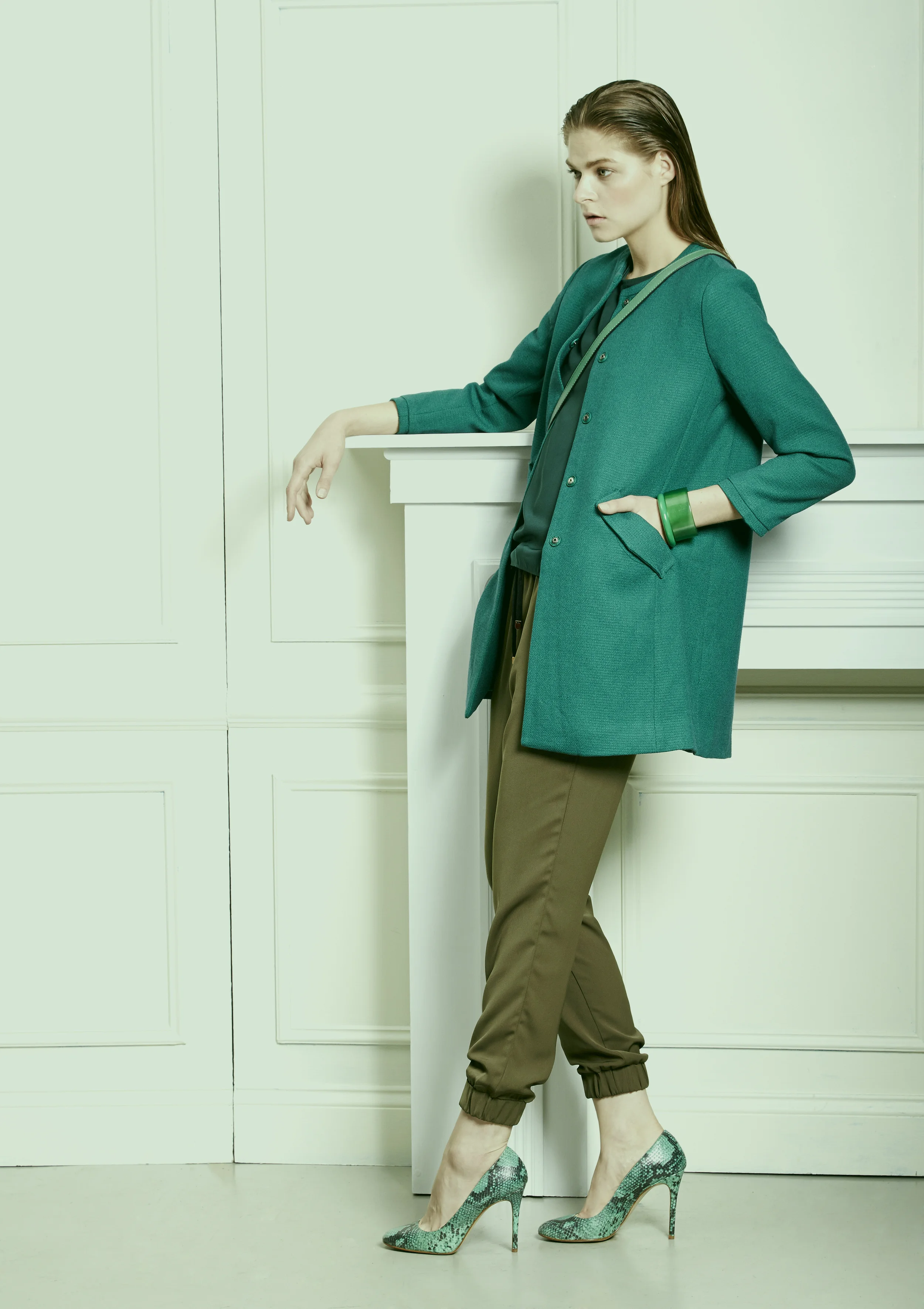 246826-POS1-10-21-15-MONOCHROMATIC DRESSING-CF-15826.jpg