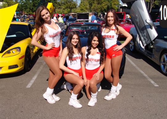 Hooters Car Show