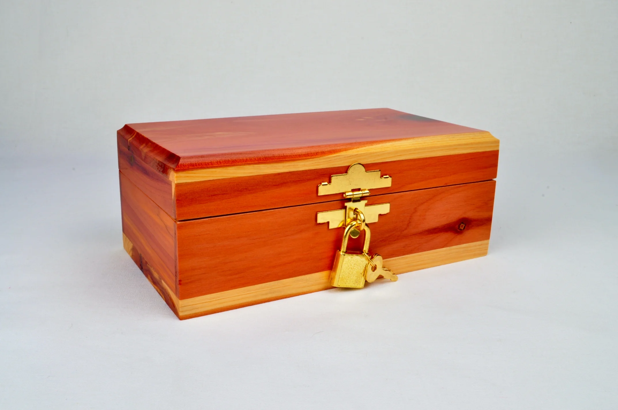 cedar urn nround 2.jpg