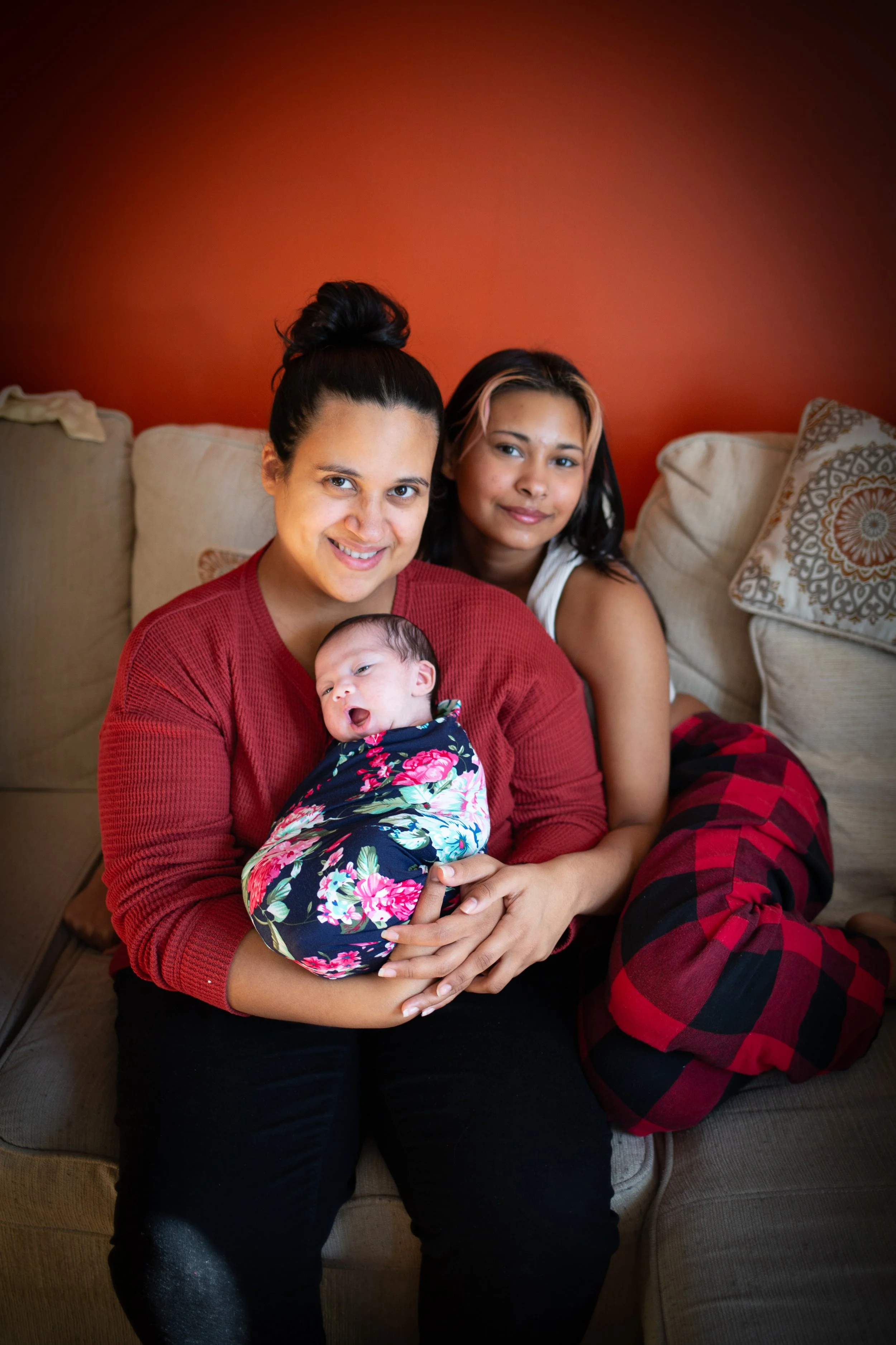 LN Newborn-12.jpg