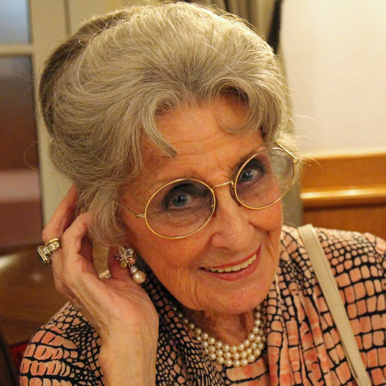 <a target="_blank" href="http://www.kuenstlerheim-baden.at">Prof. Lotte Tobisch-Labotýn</a>