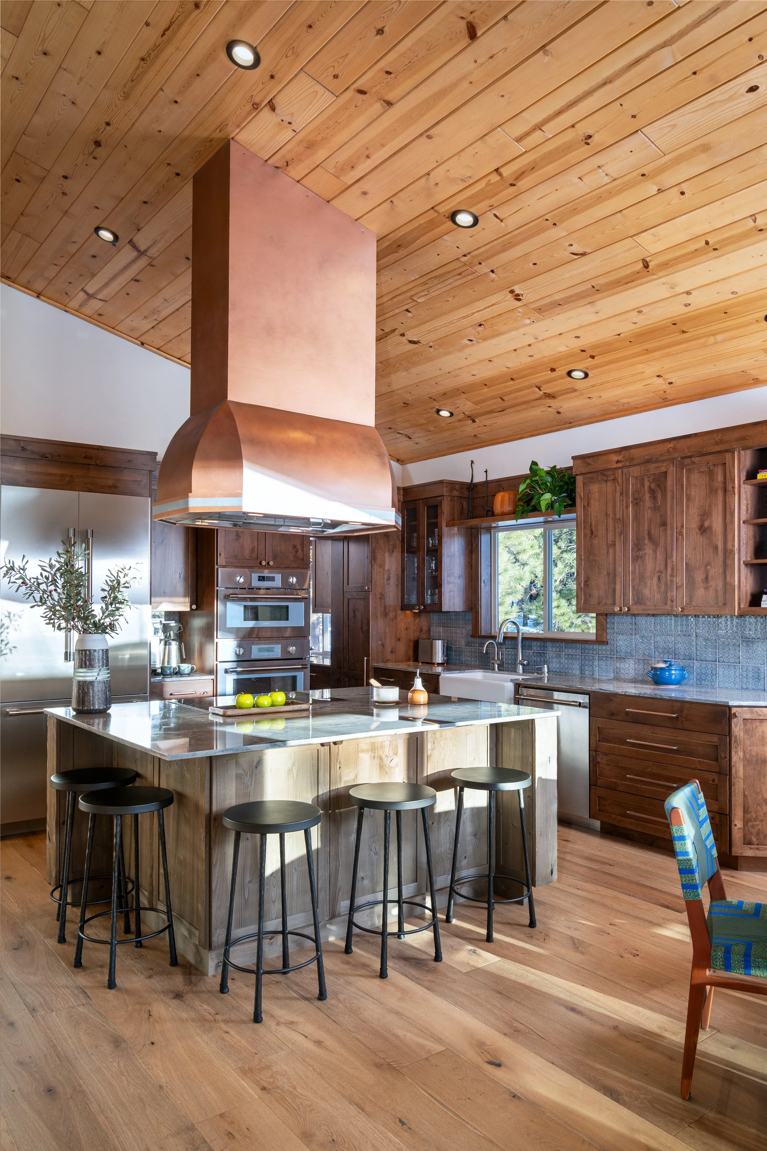 11D-Bar_Sarah_15752 Alder Creek_SineadKHphoto_High Res.jpg