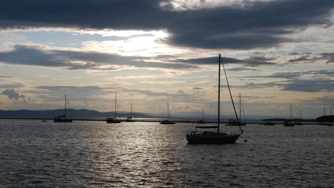 What Should Beginners Know About Boating on Lake Champlain?