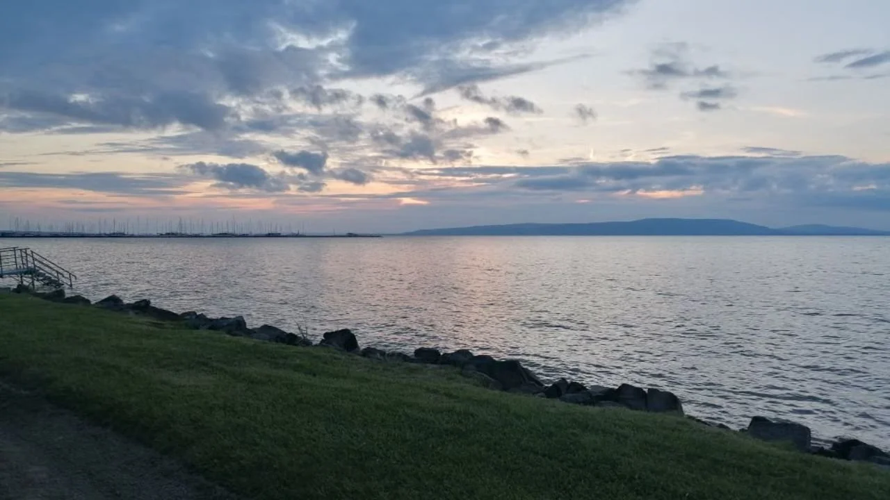 What Lake Champlain Beaches Are Within a Short Drive of the Islands?
