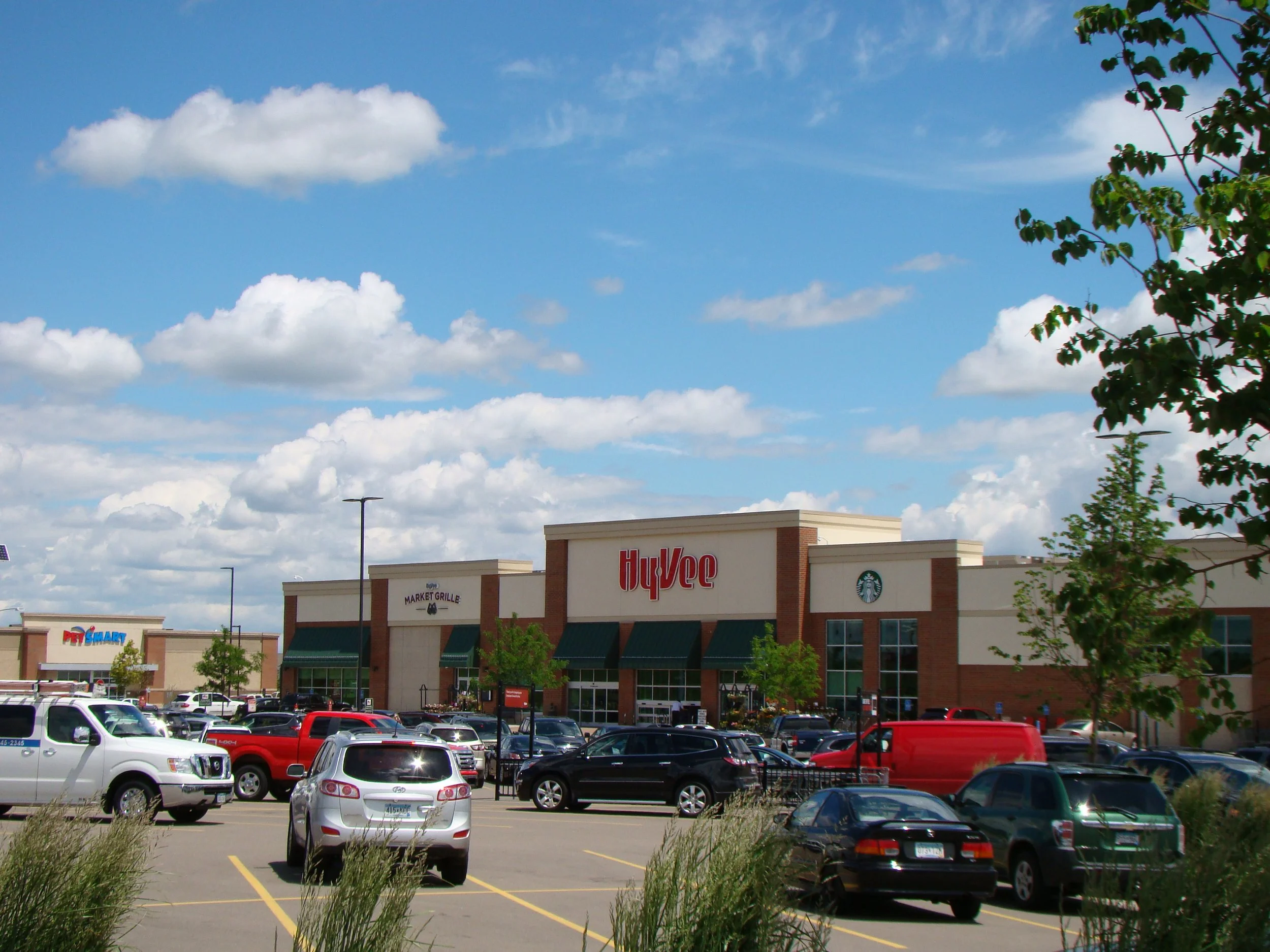 HyVee Grocery Store | Lakeville, MN