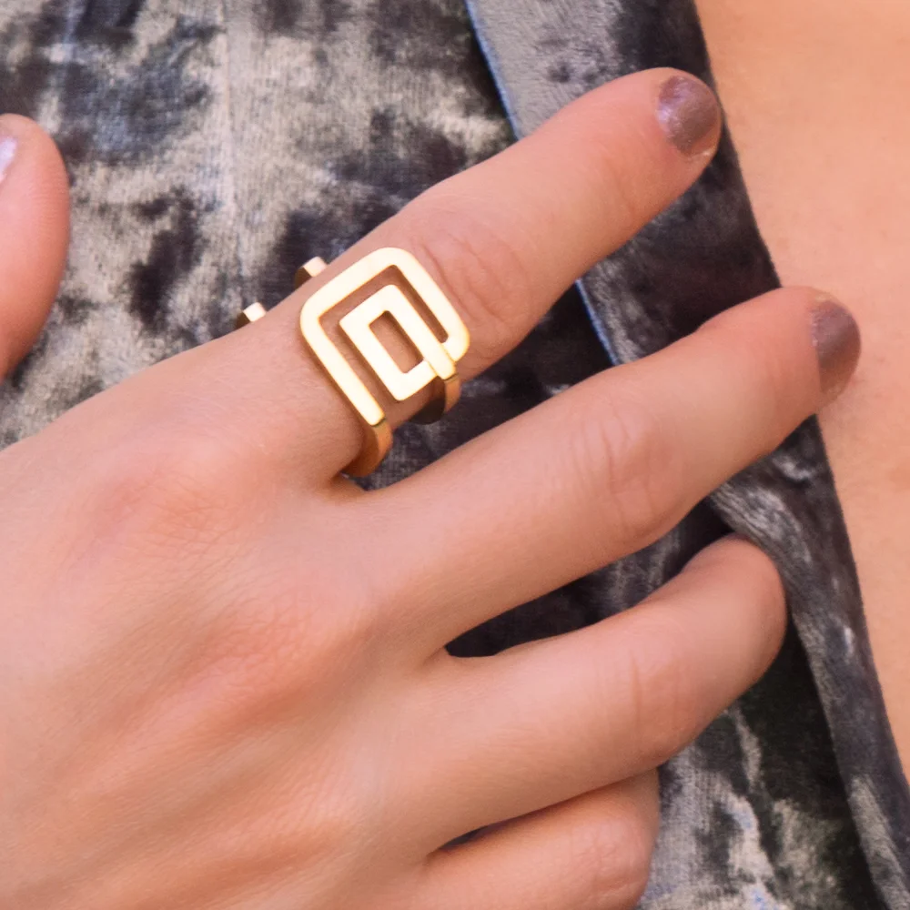 meme.ring.gold.on.jpg