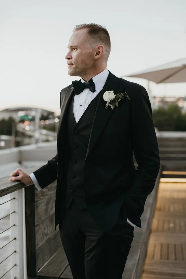 TieThatBinds_BryanAulick_VanityAffair16.jpg