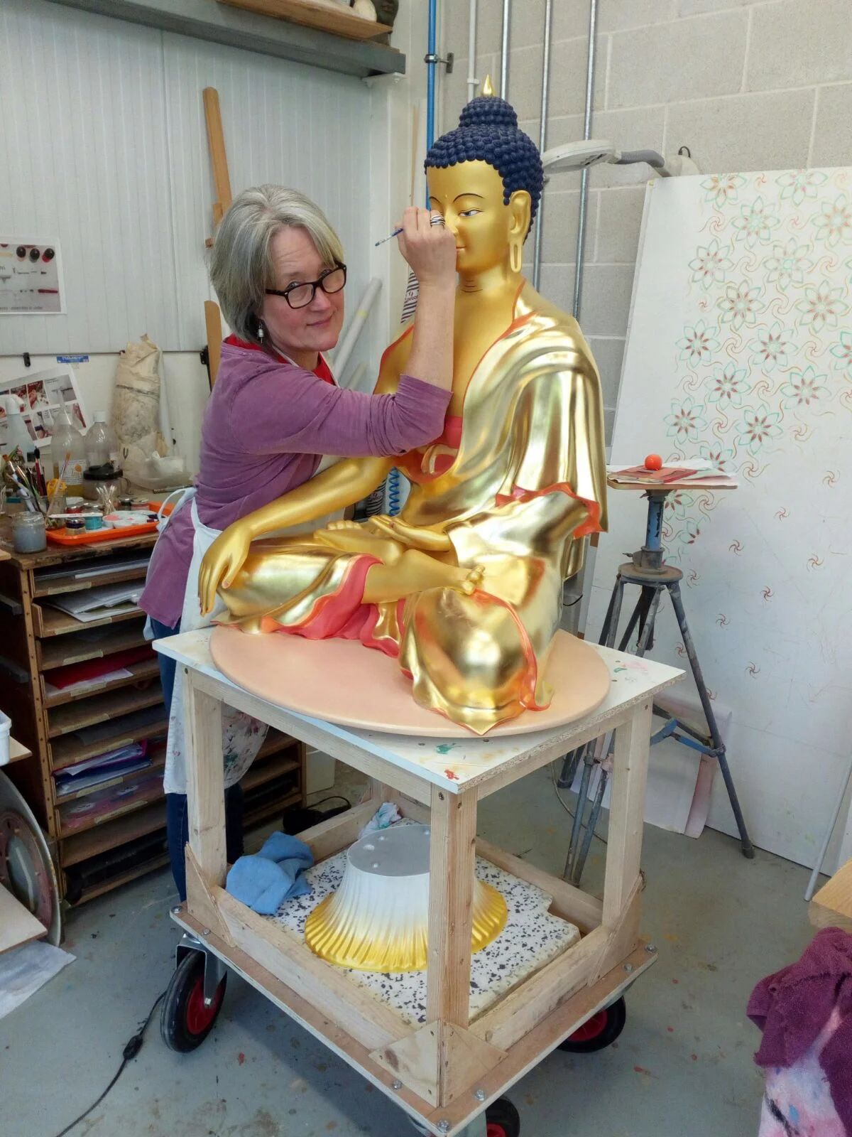 Learning to be a Buddhist Artist and Gilder