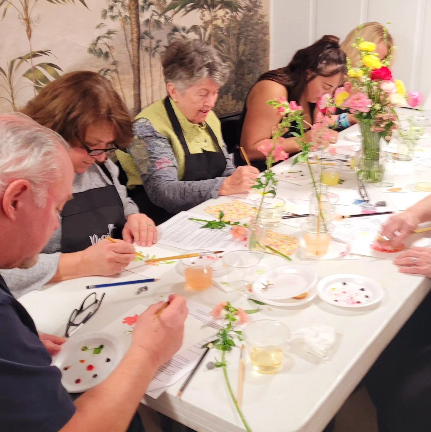 A few fun pix from our Watercolor Spring Botanicals Workshops today @passiflora_kalamazoo !🌼

So lovely to meet you all and paint together!🌼Thank youl for coming to hang out with me!🌼
Keep on painting!🌼