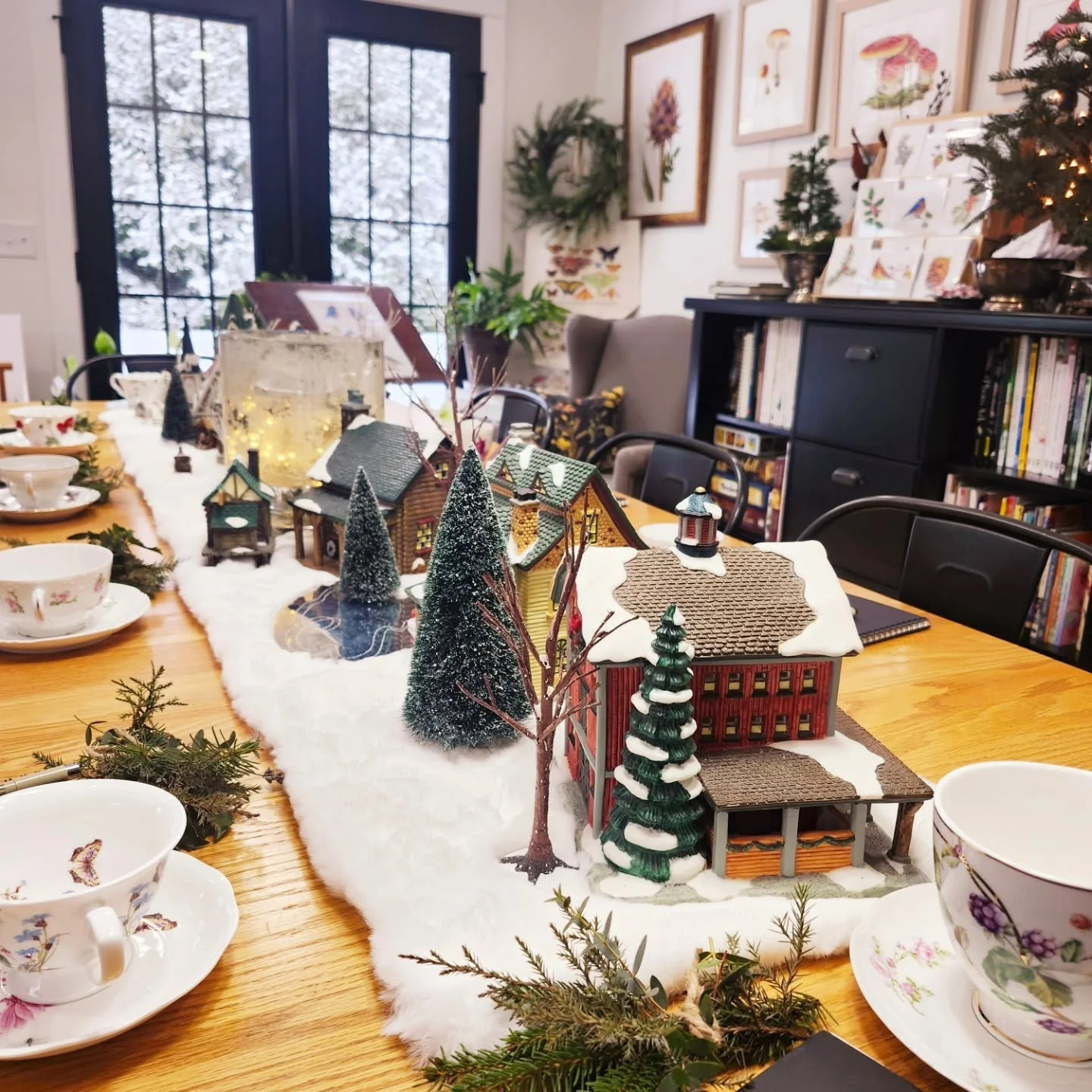 We're wrapping up our last week of studio classes and private parties before winter break❄️❄️❄️
Wishing you all a Very Merry Christmas and a Blessed New Year!❤️❤️❤️