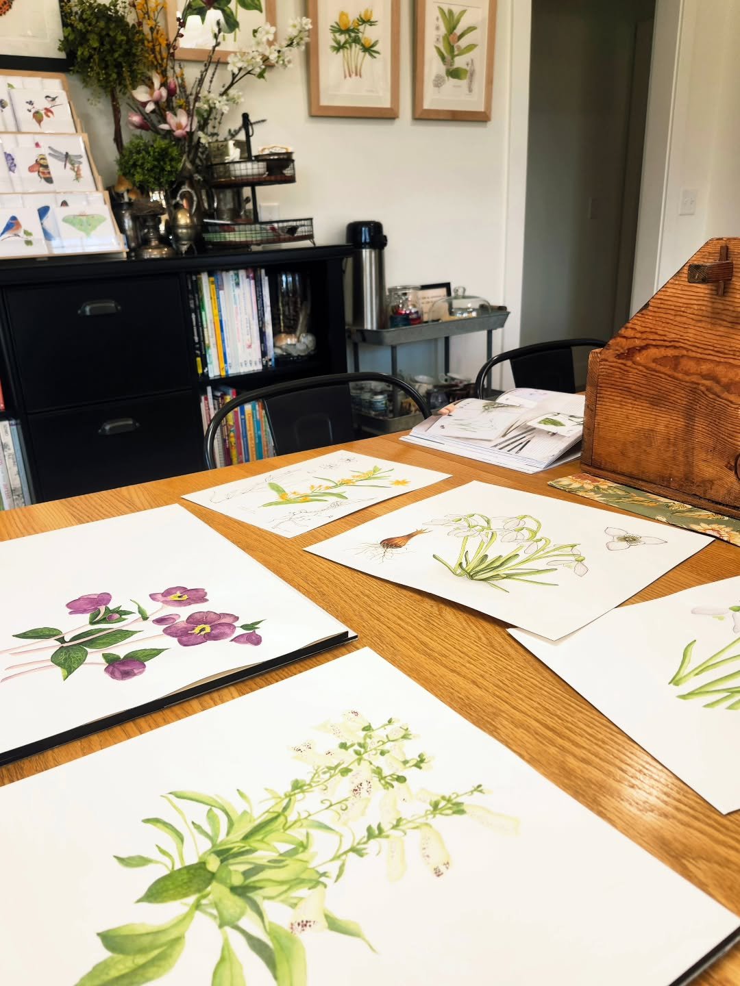 Happy first day of spring!🌿 We made it!
Still here, still painting, still waiting for things to grow and bloom,... and garden centers to open!🤗🌱

Openings for small group private painting parties and private studio watercolor tutoring,
message me 