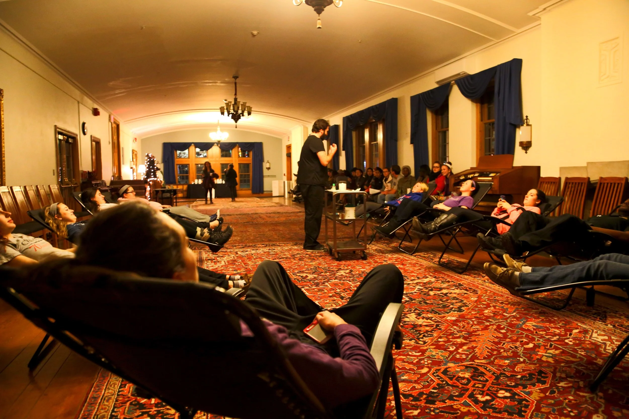 Campus Acupunture Room Pic 1 .jpeg