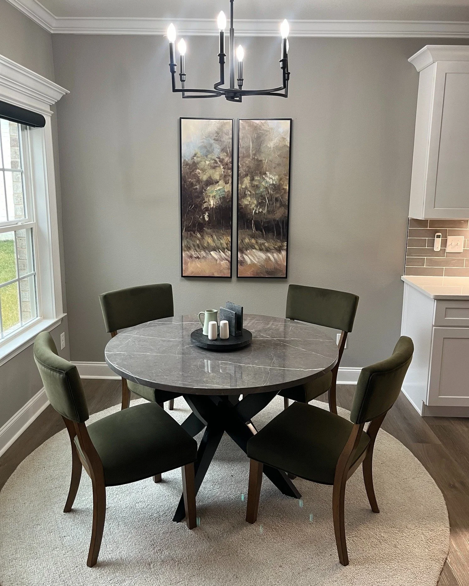 Styled this Maryville home into a cozy space for living and hosting... 👉

Sometimes all you need is a bit of styling to transform your home (swipe to the end for photos taken before styling). 

What is styling? It's the last part of the design proce