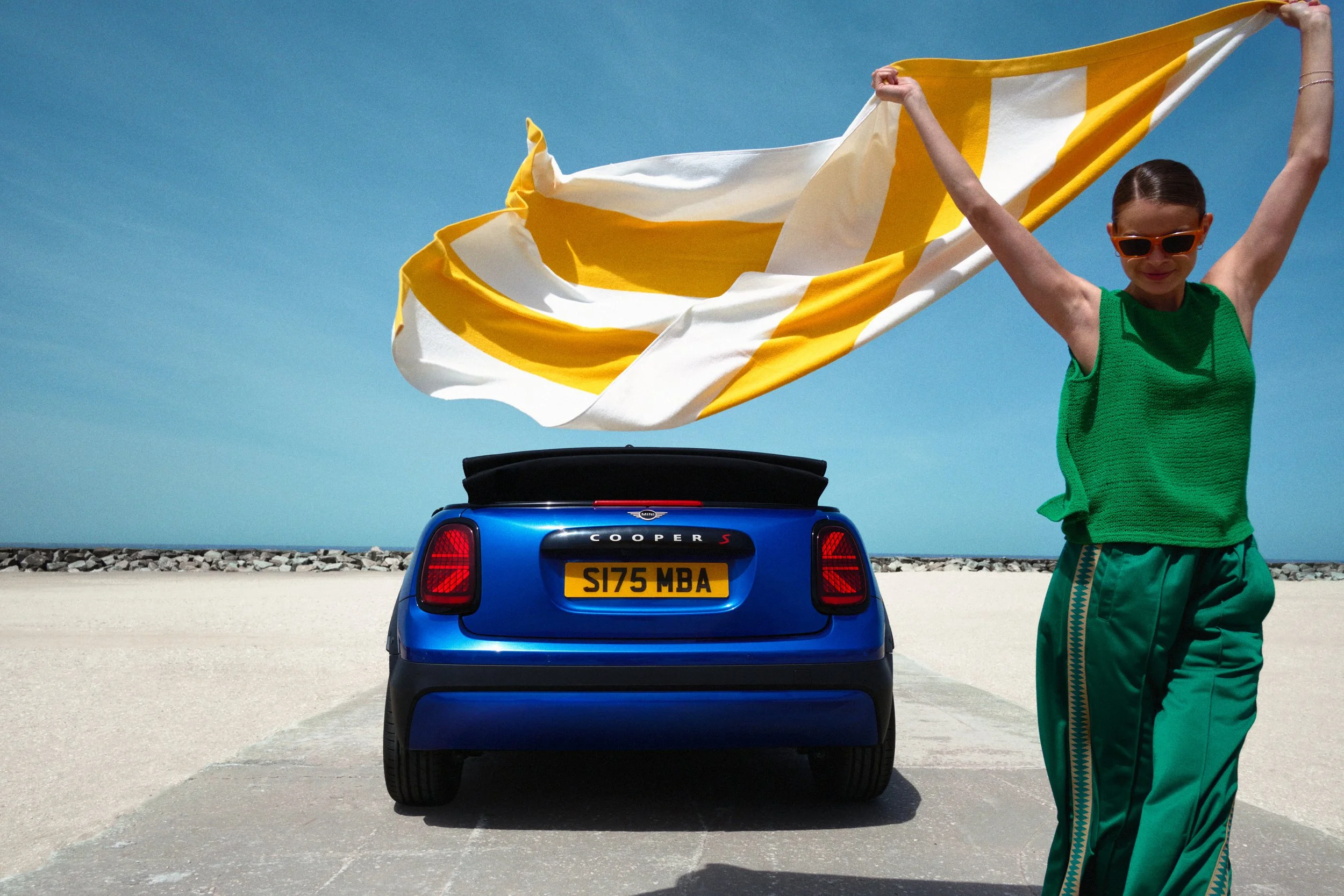 08_BAM_MINI_CABRIOLET_MOTIV_00_FREESTYLE_BEACH_2213_v11.jpg
