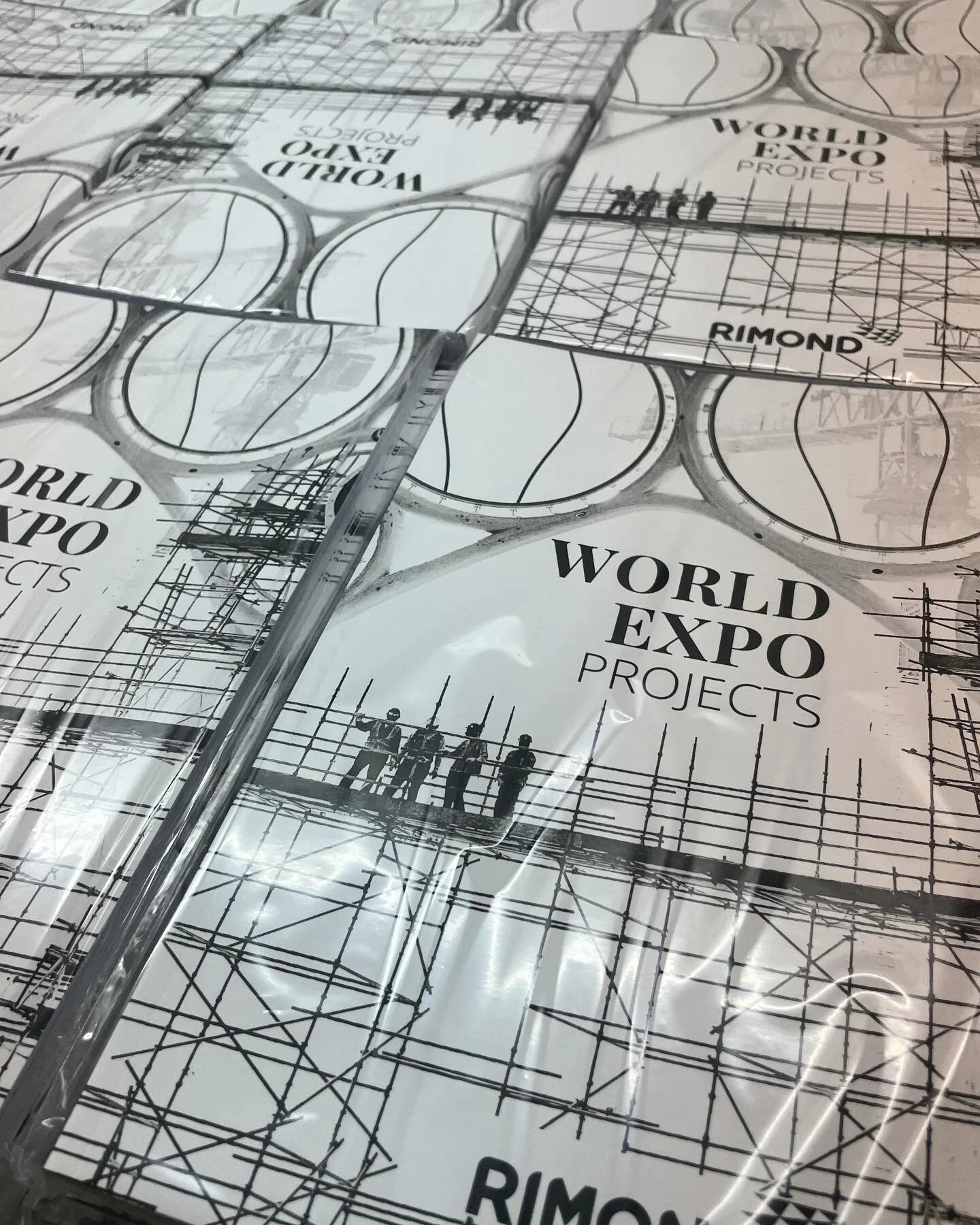 Taze baskılar📚/Fresh prints📚 @rimond_group #alwasltrellis#expodubai2020#sarsilmazbasim