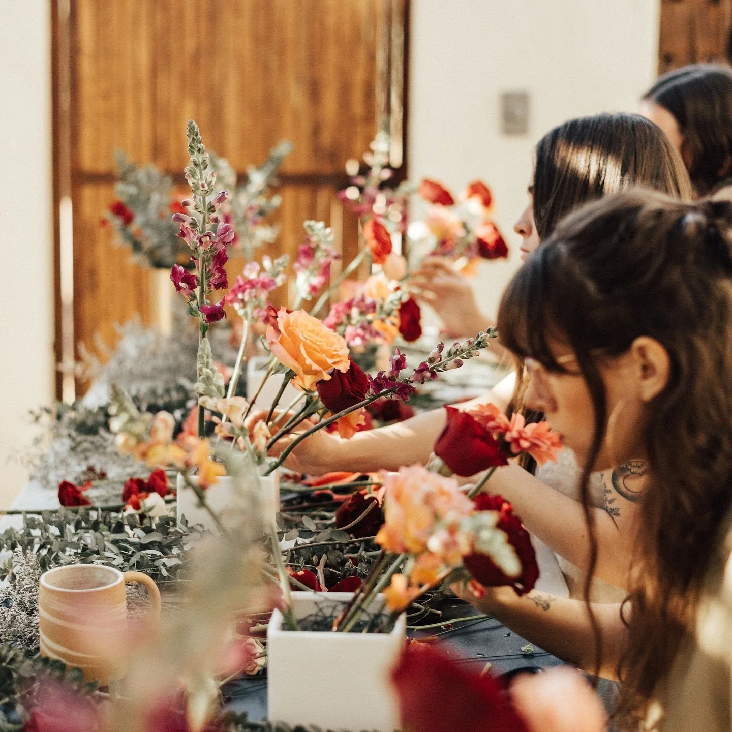 Will you join us for a workshop this fall?? 🍁

Our Fall Workshop Series is now live and we are so excited to collaborate with some of our favorite people and places in our community!

📆 September 7th - Bouquet &amp; Beer at @slowbodybeer 

📆 Septe