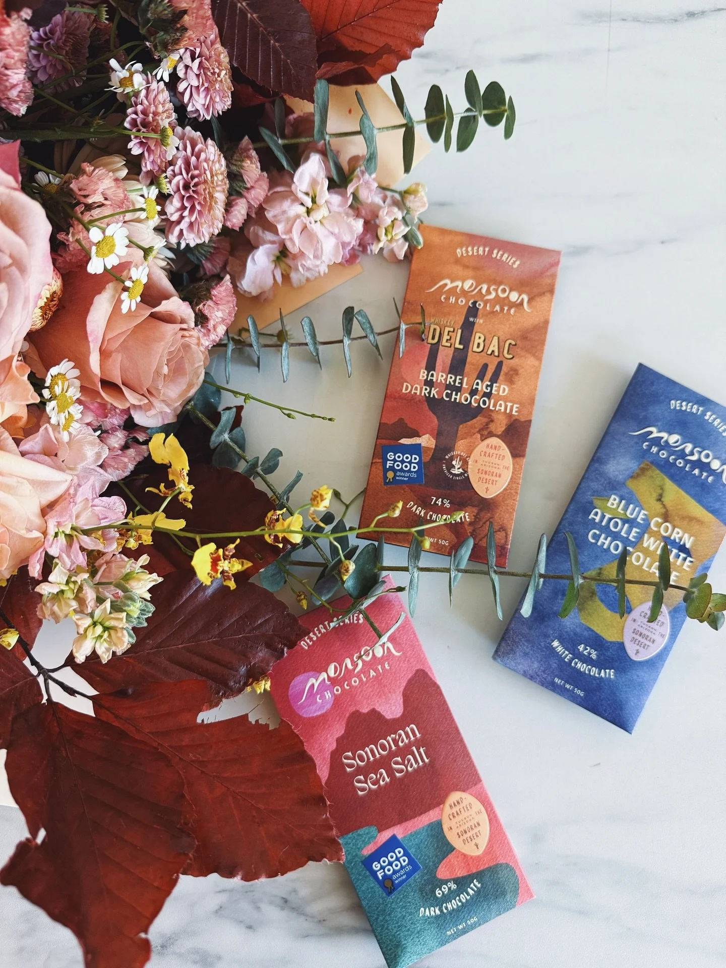 Flowers + Chocolate 💕 A match made in heaven. Our @monsoonchocolate bouquet pairs our Bloom Maven bouquet with the best chocolate in the West. 
Made with love right here in Tucson, Arizona and available for pick up and delivery 💝 #tucson #monsoonch