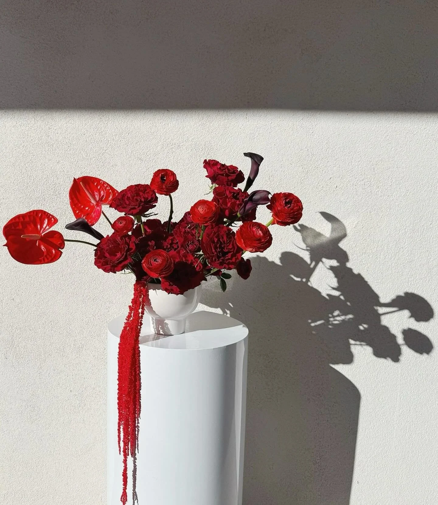 Love in Bloom collection is now live 💋
Timeless, elegant, and romantic. There&rsquo;s nothing more classic than a fresh bouquet of flowers on Valentine&rsquo;s Day. All orders come with a handwritten postcard as requested. 
Pre-order now online or b