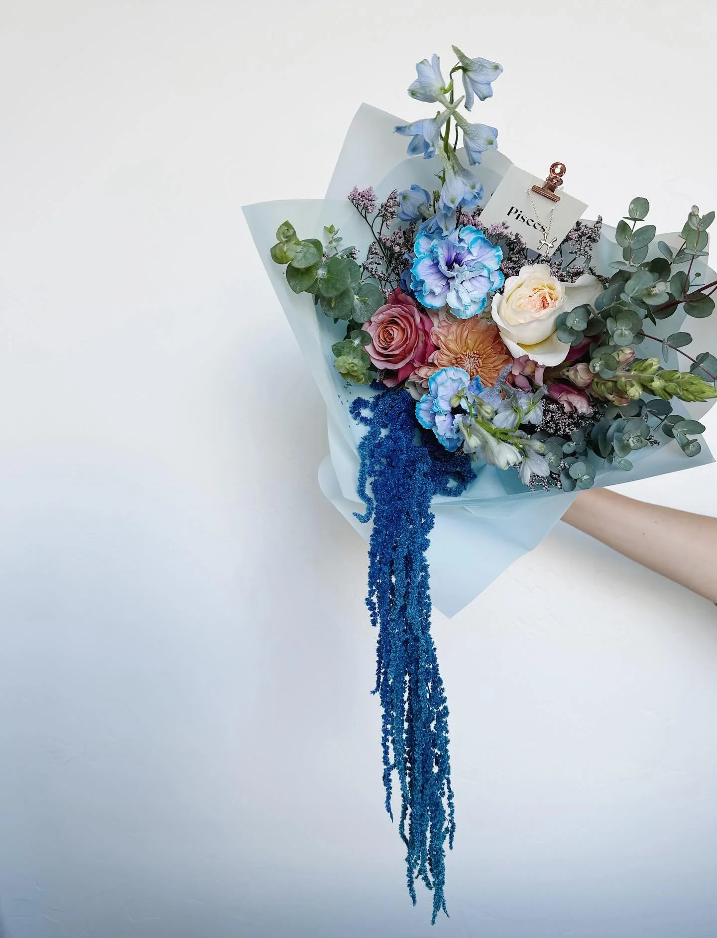 Made this one for the mermaids ♓︎
Pisces season is in full bloom 

#pisces #watersign #freshbouquet